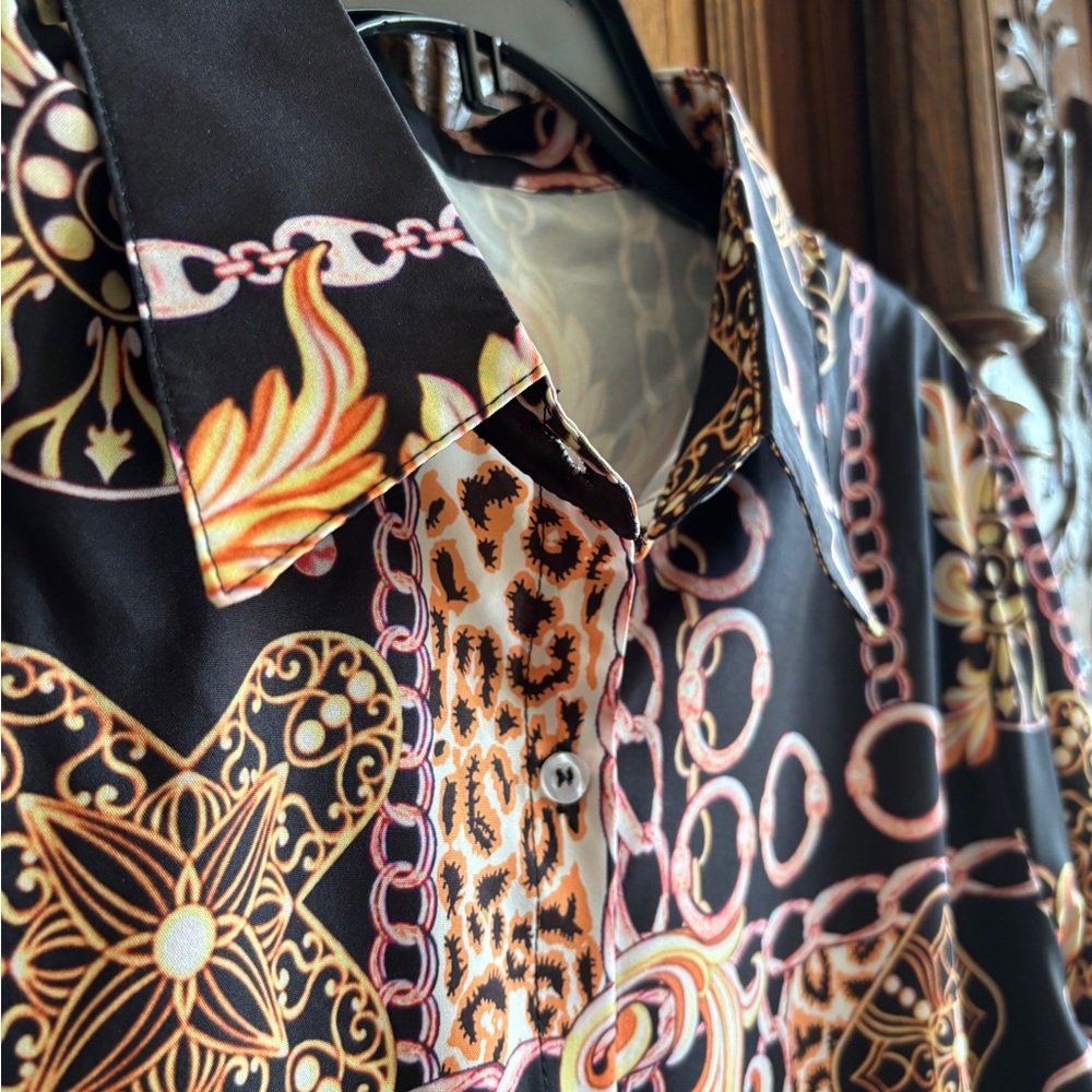 NWT- BLOUSE